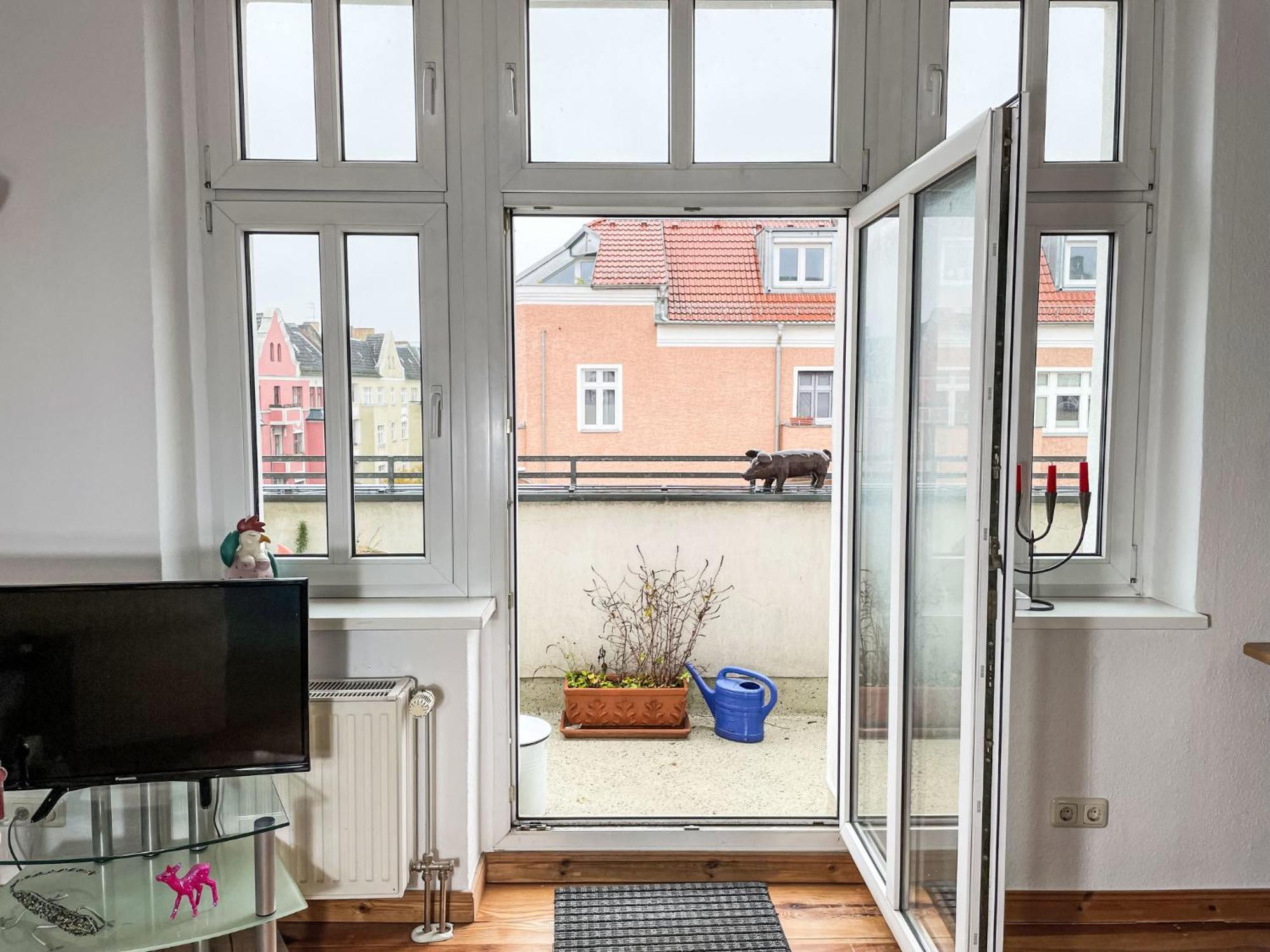 Regenbogen By Interhome * Berlijn